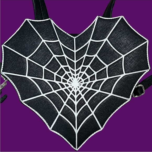 RARE Heart Shaped Spiderweb Backpack Bag - Picture 5 of 16